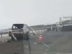 Страшное ДТП с разбитыми «всмятку» машинами попало на видео в Ставропольском крае 