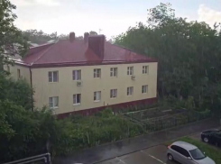 Град обрушился на станицу Ессентукскую в Ставропольском крае: видео