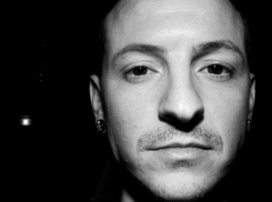 «Он действительно был голосом поколения», - ставропольцы скорбят об умершем солисте группы «Линкин Парк» 