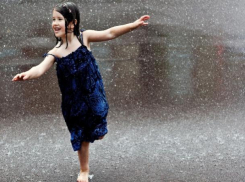 Дождь с грозой ожидается после жаркого дня во вторник на Ставрополье