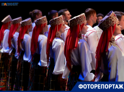 Хор имени Митрофана Пятницкого оглушил горожан в центре Ставрополя