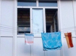 Неизвестные стреляли из травмата в балкон жительницы Ессентуков и угрожали взорвать ее