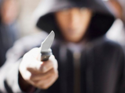 Ненормальный с ножом напал на девушку в Пятигорске