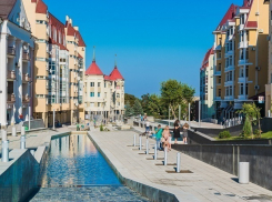 На Александровской площади в Ставрополе установили новые светильники