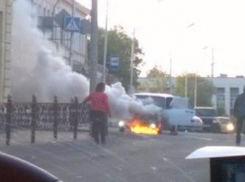 В центре Ставрополя горел автомобиль