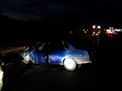 На Ставрополье ВАЗ не заметил на дороге ЗИЛ: двое пострадали