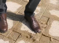 Вслед за плиткой на Комсомольском озере Ставрополя «поплыла» и плитка на Пионерском пруду