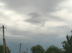 Ведьмина голова и знак Зорро: странное облако в небе породило у ставропольцев множество ассоциаций