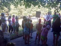 На празднике, устроенном кандидатом в депутаты, детям не раздали обещанные подарки