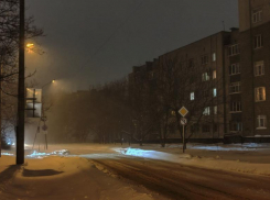 Из-за сильного снегопада для грузовиков и автобусов перекрыли 6 километров на трассе Ставрополья 