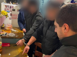 Ставрополец из-за развода ударил ножом беременную жену и сбежал