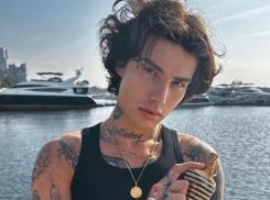 Тиктокеру Xolidayboy вручили повестку в аэропорту на Ставрополье