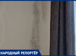 «По углам пошла плесень»: в Изобильном жительницу многоэтажки заливает после дождя 