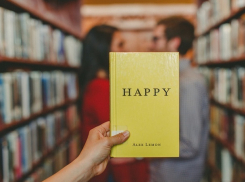 Треть населения Ставрополя считает, что счастье можно купить
