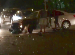 Устроившего серьезную аварию с тремя пострадавшими водителя «Фольксвагена-Джетта» разыскивают по всему Ставрополю