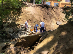 Из-за обвала скальной породы в одном из санаториев Кисловодска пострадали два человека