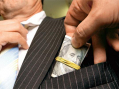 Ставропольские сотрудники МВД «погорели» на взятке в 300 тысяч рублей