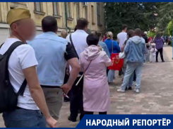 Огромная очередь в туалет возмутила ставропольцев в День Победы
