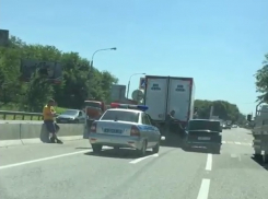 «Шестерка»  врезалась в грузовик перед «зеброй» в Невинномысске