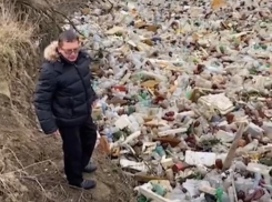 Реку Калаус на Ставрополье перекрыла гигантская мусорная плотина