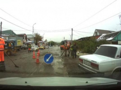 Дорожники Железноводска клали асфальт в лужи