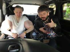 Михаил Галустян и «Руки-базуки» из Пятигорска сфотографировались вместе