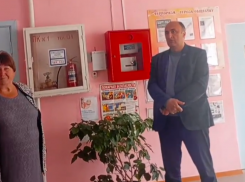 «Может, вы не будете мне указывать?»: тон чиновника на собрании в детсаду станицы Рождественской удивил мам и пап 