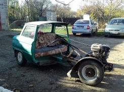 Симбиоз мотоцикла и «Запорожца» гоняет по дорогам Ставрополья 