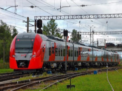 Двухэтажный поезд для путешествий по железной дороге появится у жителей Кисловодска