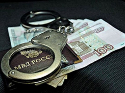 Деньги у хозяина дома украл приятель из соседнего села