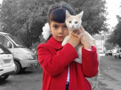 Виктория Багдасарян и ее кошечка Мила 