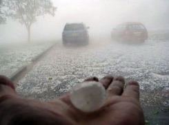 Сильный дождь, гроза и град ожидаются по краю до конца суток