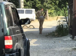 Голый молодой человек шокировал своим видом и поведением прохожих на улице Пятигорска