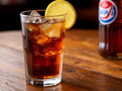 Предприниматель из Пятигорска хранил 3 тысячи банок Pepsi и Fanta без русской маркировки