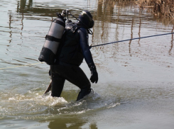Плавающий труп неизвестного мужчины среди коряг в реке нашли жители Ставрополья
