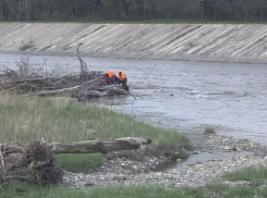 Женщину после ее падения в воду спасли на реке Кубань в Невинномысске 
