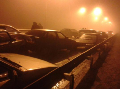 Столкновение 30 авто из-за гололеда попало на видео в Ставрополе