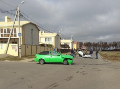 Тюнингованная «двенашка» попала в ДТП с «Калиной» в Михайловске