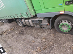 Застрявшим турецким дальнобойщикам помогли выбраться ставропольские инспекторы