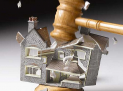 В Пятигорске снесли незаконно построенные шашлычницу и автомойку