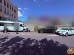 Маршрутка с пассажирами и иномарки не поделили дорогу в Ставрополе: пострадали 2 человека 