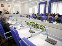 Закон «жирных котов» в двух чтениях приняли депутаты Ставрополья на заседании парламента 