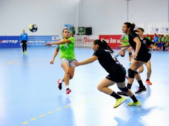  Ставропольские гандболистки уверенно обыграли соперниц из Уфы на выезде