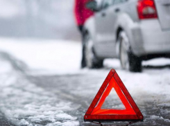 «Мазда» и «Мицубиси» столкнулись на проспекте Карла Маркса в Ставрополе