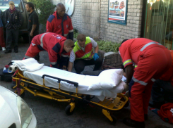 В Пятигорске неизвестный напал на женщину и два раза ударил ножом в сердце