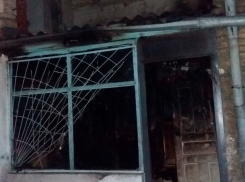 Два человека сгорели в страшном пожаре в квартире на Ставрополье