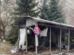 «Взрывы были слышны на всю округу»: ларек с пиротехникой сгорел в Минводах