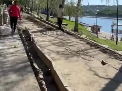 Разрушительные последствия августовского ливня все еще не устранили на Комсомольском пруду Ставрополя