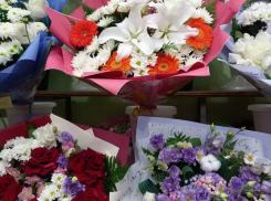 Битва ценников и вкусов: сколько стоит купить букетов цветов в Ставрополе на 1 сентября