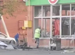 Полиция выставила патрули рядом с магазином в Михайловске после налета мародеров 